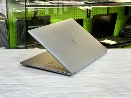 Dell XPS 9640 38